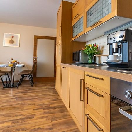 Central Apartment Доновалы Экстерьер фото